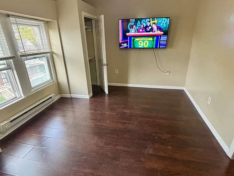 1520 W Champlost St #3F — Photo 3