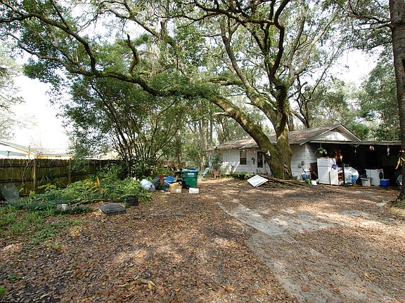 4th image of 3923 Orchard Ave