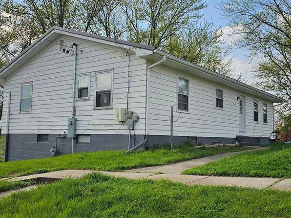 190 Vine St, Riverside, IA 52327