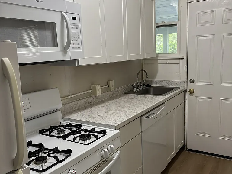 495 Wyandotte Ave — Photo 8