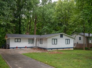312 Foxcroft Dr, Winston Salem, NC 27103