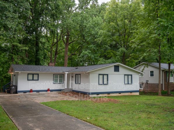 312 Foxcroft Dr