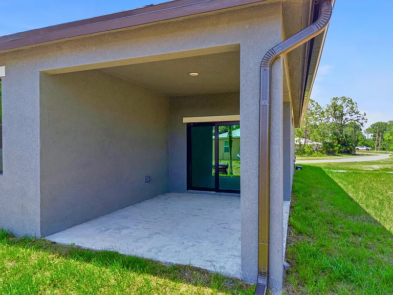8010 Sandalwood Ln — Photo 26