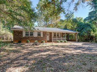 990 Laredo Dr, Seneca, SC 29672