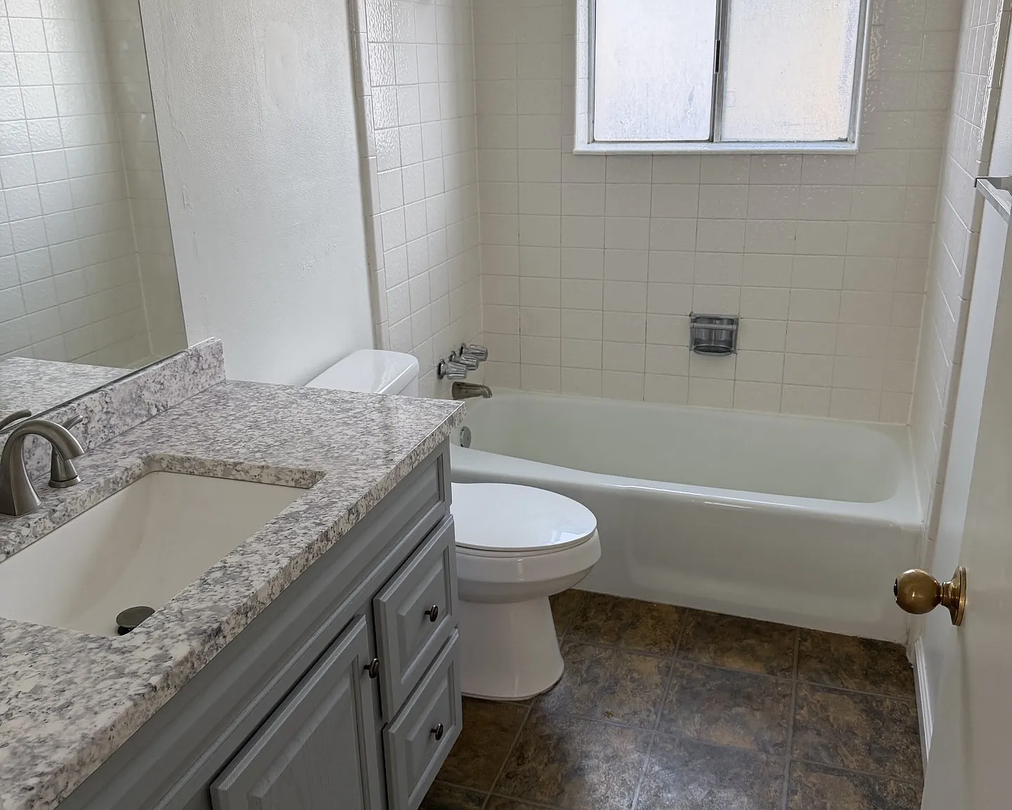 2 bed, 800 sqft, $1,225 — Photo 2