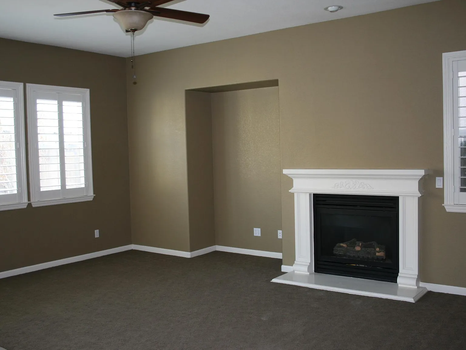 4 bed, 2080 sqft, $2,900 — Photo 2