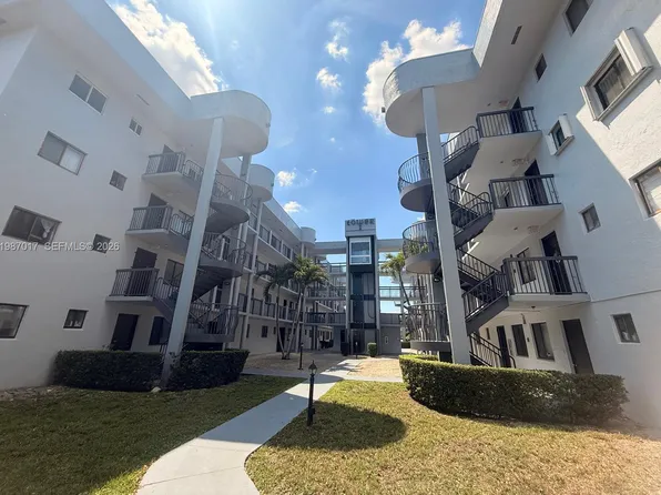 5300 W 21st Ct, Hialeah, FL