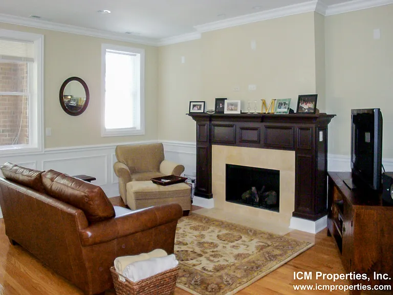 2843 N Southport Ave #1 — Photo 3