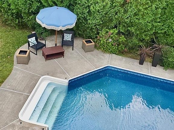 3rd image of 15 Hillside Road