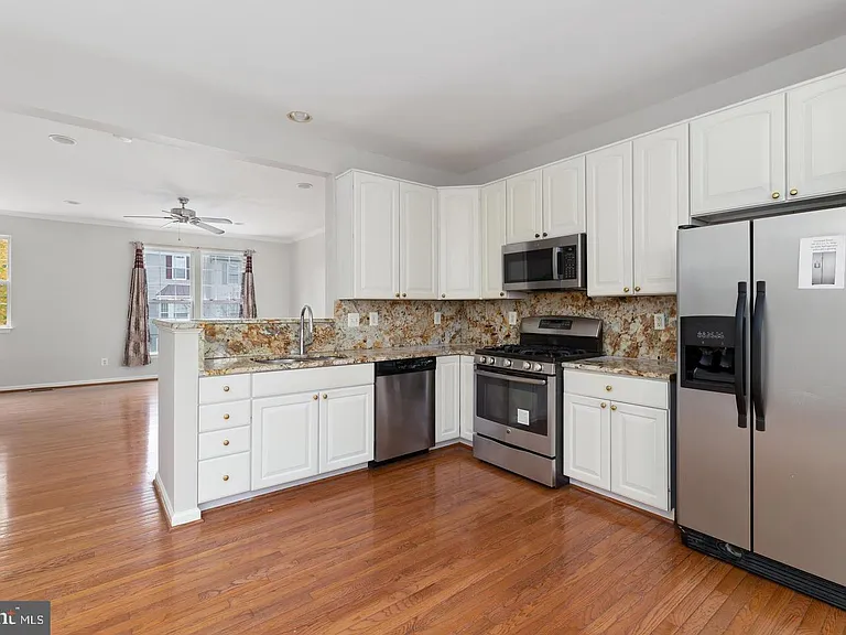 13700 Barksdale Dr — Photo 18