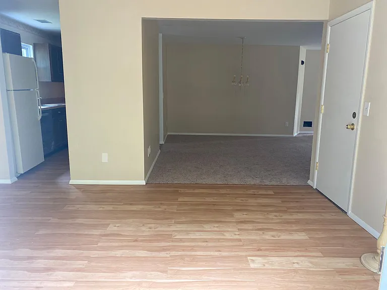 44 Woodbury Rd — Photo 18
