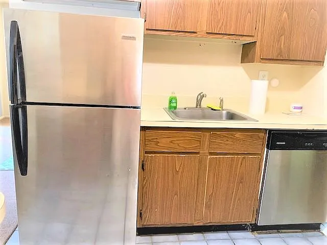 1801 Green Hollow Dr — Photo 4