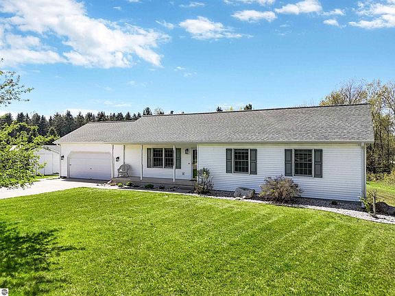 2nd image of 7058 Jamie Dr