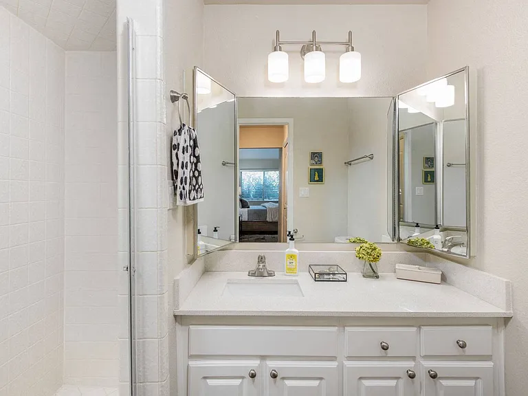 Cobble Creek Apartments — Photo 9