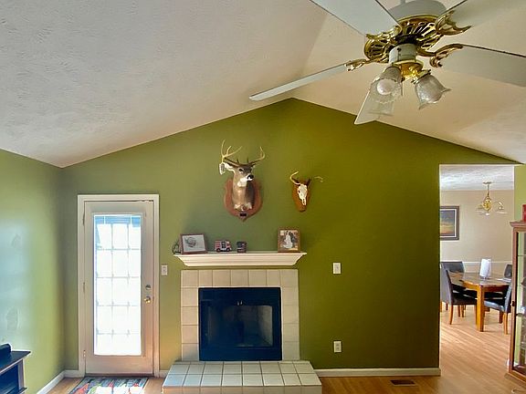 3rd image of 815 Brownsboro Pl