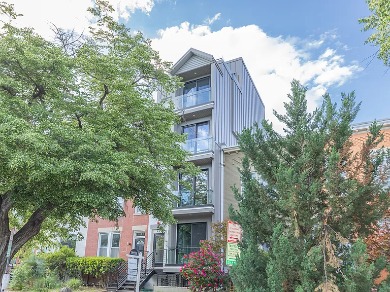 1332 G St SE #3 — Photo 1
