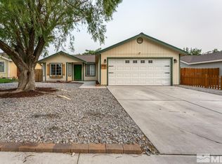 1040 Rosehips Ln, Fernley, NV 89408