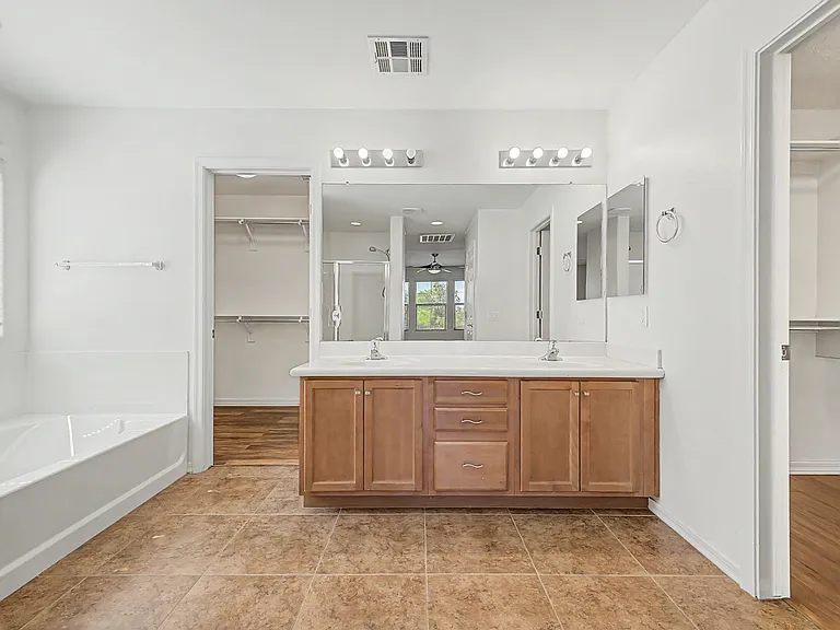 2048 W Monte Cristo Ave — Photo 25