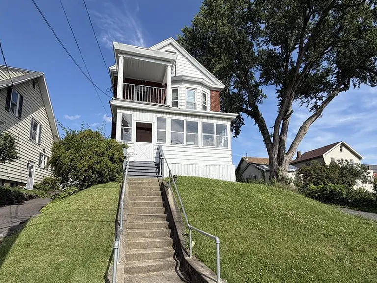26 Kinloch Ave #1 — Photo 2