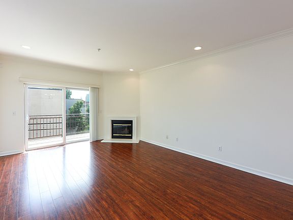 3rd image of 2335 S Bentley Ave APT 204