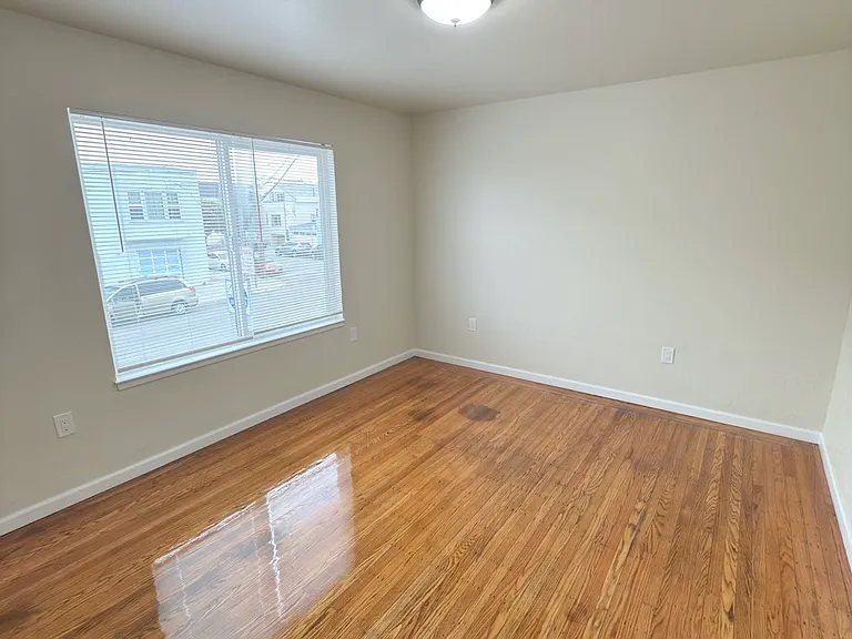 4211 Moraga St #21 — Photo 3