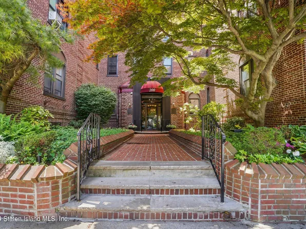 200 Hart Blvd APT 5F, Staten Island, NY 10301