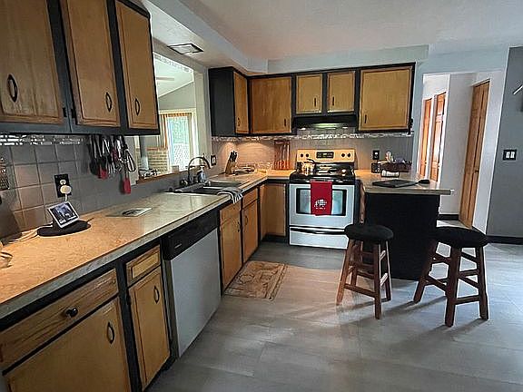 large eat in kitchen 