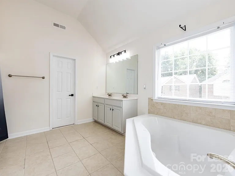 10836 Clark St — Photo 29