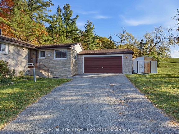 3rd image of 1347 Stockdale Rd