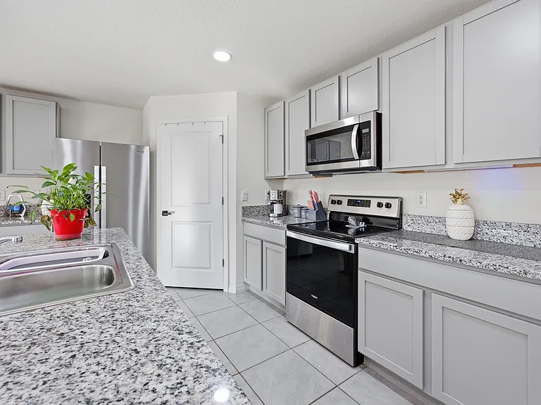 16402 SW 17th Terrace Rd — Photo 7