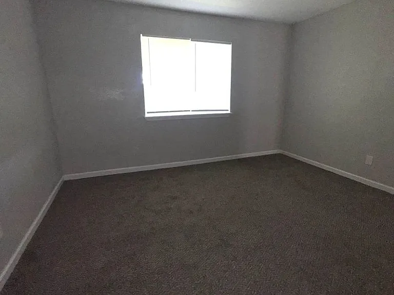 11217 Pender Ln — Photo 10