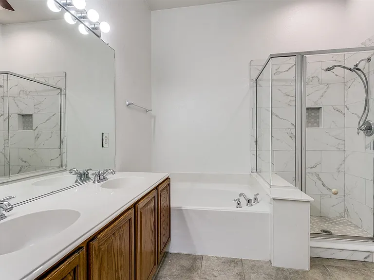 7800 Harvest Hill Rd — Photo 11