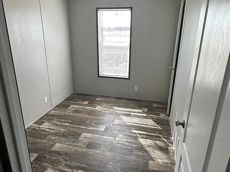 4781 FM 2874 — Photo 11