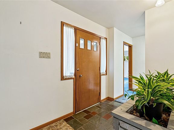 3rd image of 316 Highland Pines Dr
