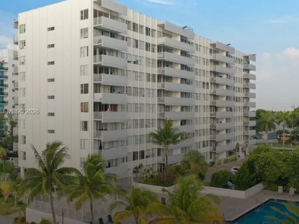 7545 E Treasure Dr APT 3I, North Bay Village, FL 33141