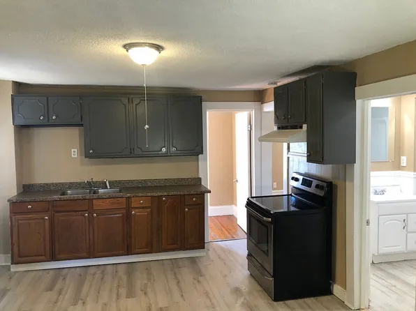 3 Hanover St APT 2, Westfield, MA 01085