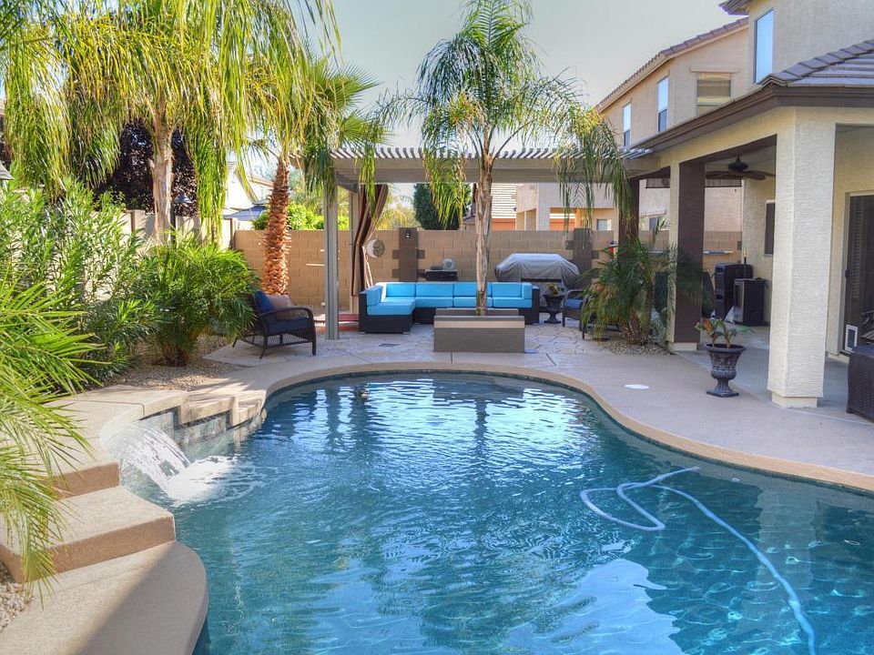 1st image of 17746 W Crocus Dr