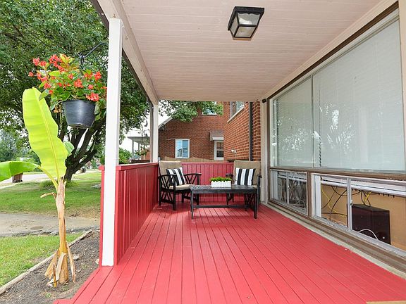 3rd image of 5531 Woodhaven Dr