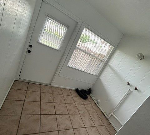 4th image of 980 Osborne Dr #1