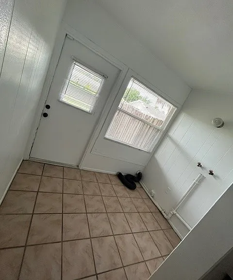 980 Osborne Dr #1 — Photo 4