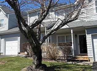 95 Northwood Blvd, Central Islip, NY