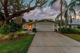 Building Photo - 5610 Creekwood Dr