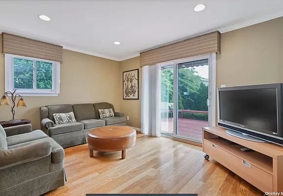 5th image of 159-51 85th St