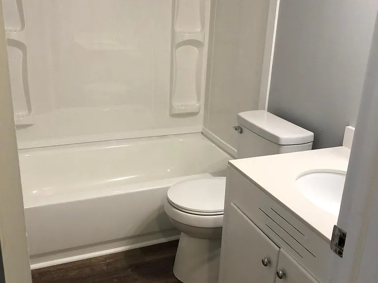 423 Grove St — Photo 5