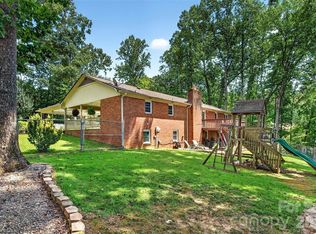 146 Cobblestone Dr, Marion, NC 28752