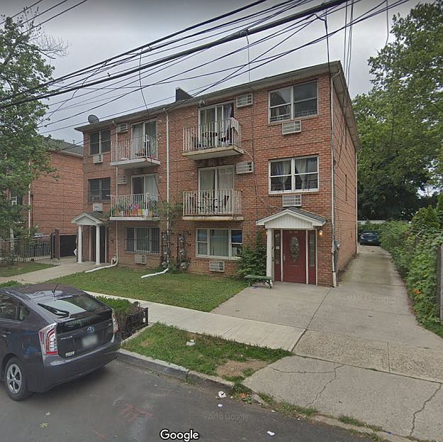 2nd image of 8484 127th St