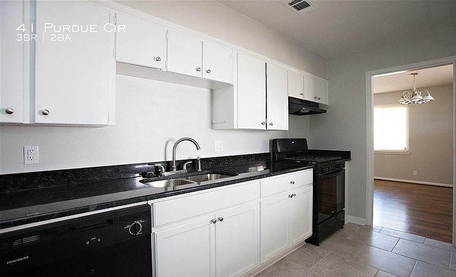 2nd image of 35 Purdue Cir #1