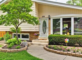 589 W Babcock Ave, Elmhurst, IL 60126