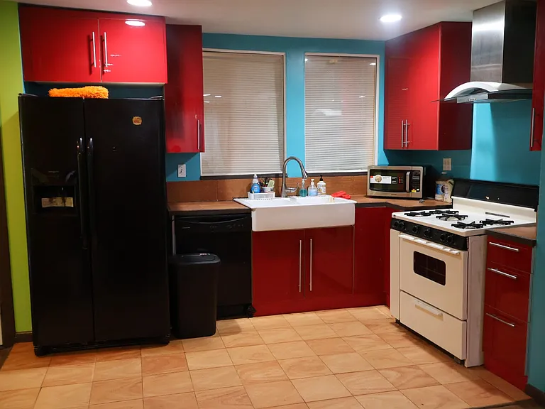 1205 S Davis Dr — Photo 3