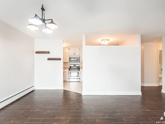 5th image of 1049 Ogden Ave #212